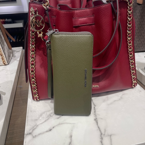 MICHAEL KORS Lg Pebbled Leather Continental Wallet Wristlet Phone Holder 
Olive - Picture 7 of 16